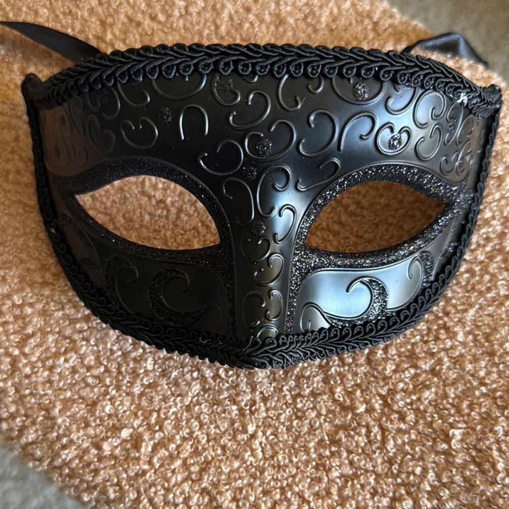 Elegant Black Masquerade Mask